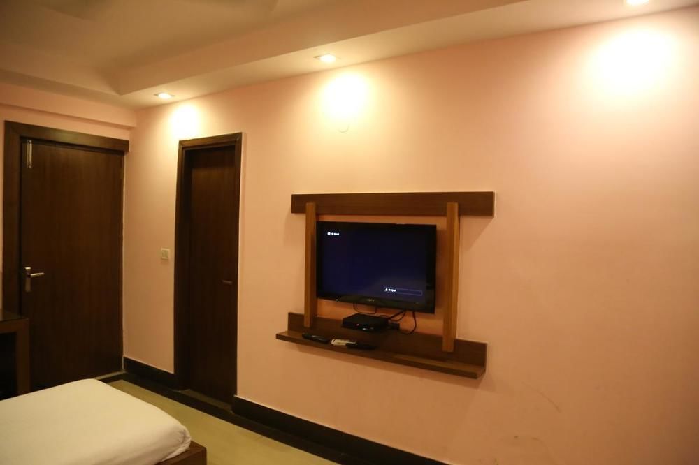 ניו דלהי Hotel Grand Plaza מראה חיצוני תמונה